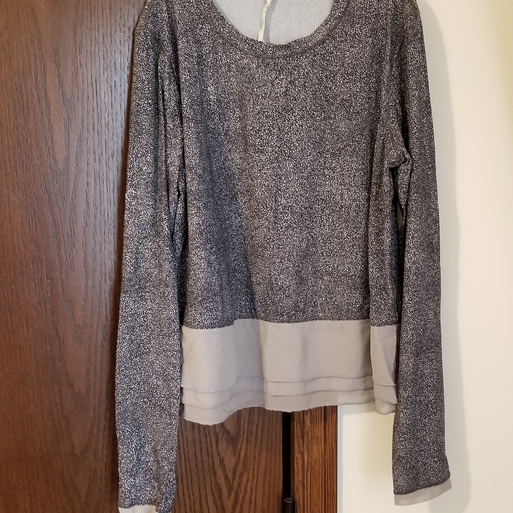 Lululemon top